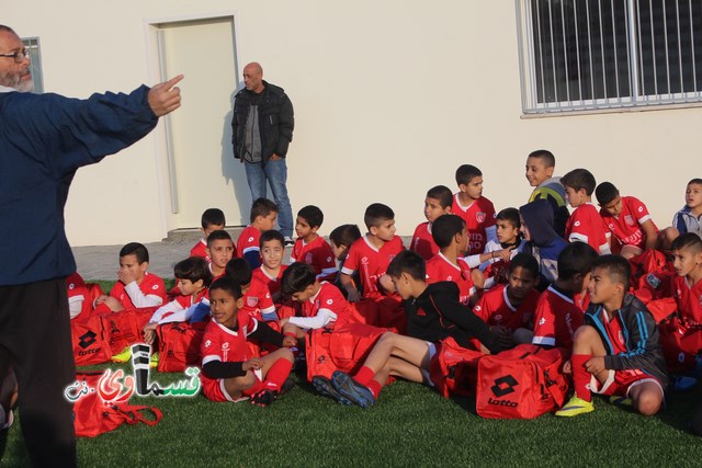 فيديو: قفزوا كالغزلان والفرحة والدموع تغمران شاكرين الرحمن وابو العبد بالحسبان في افتتاح ملعبهم الخضراوان   